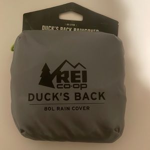 New! REI duck’s back 80L rain cover